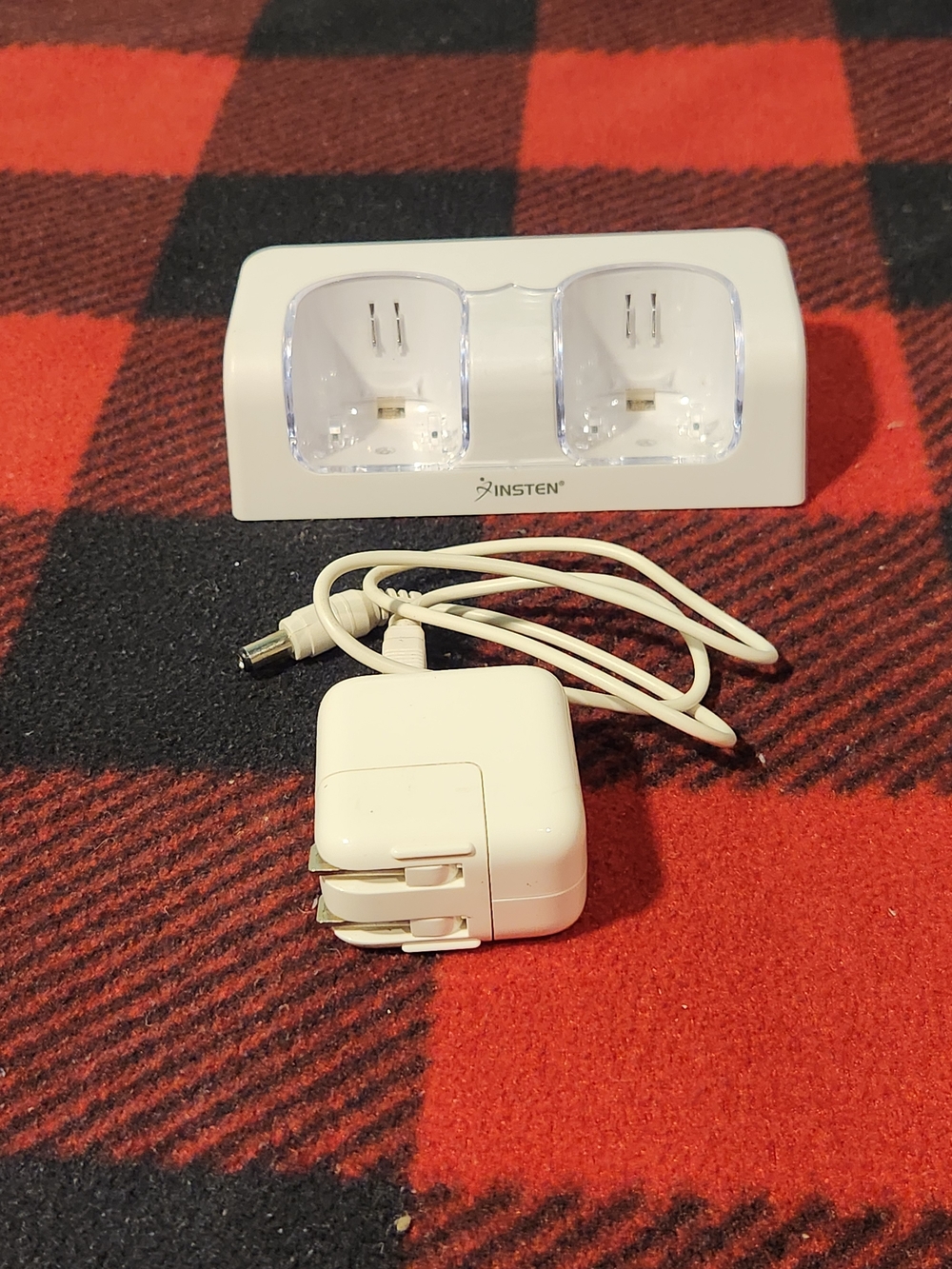 Insten Wii Dual Remote Charging Dock